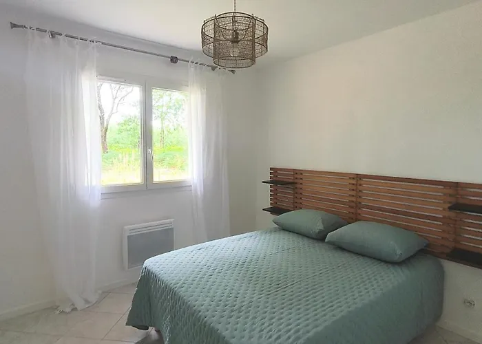 La Des Pins Feriehus *